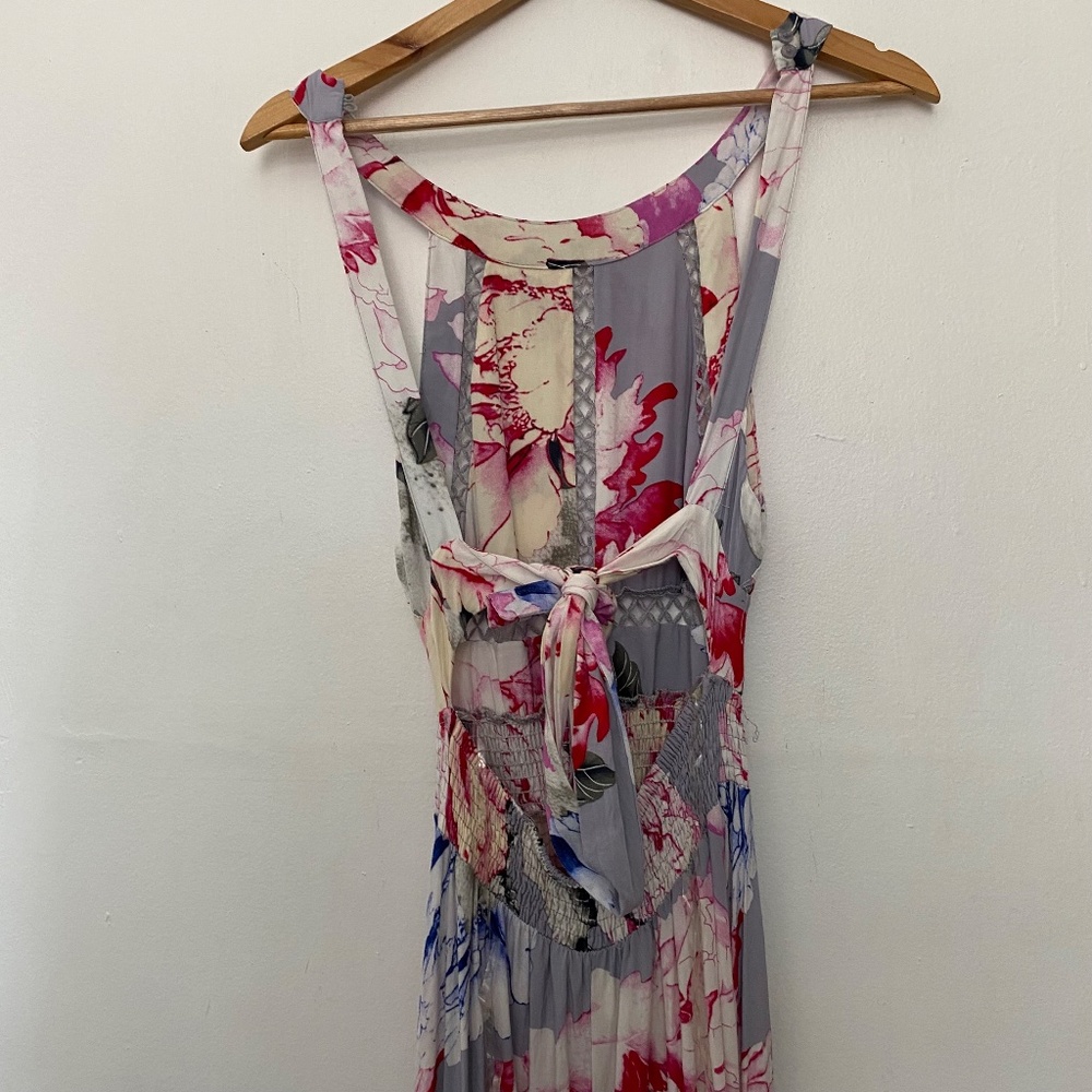 JAASE Grey & Pink Floral‎ Cut-Out Halter Maxi Dress - Picture 3 of 6
